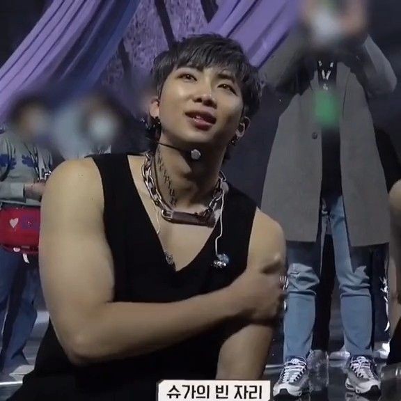 joonconcerts's tweet photo. god i'm not your strongest soldier https://t.co/LfJ68MtWNS