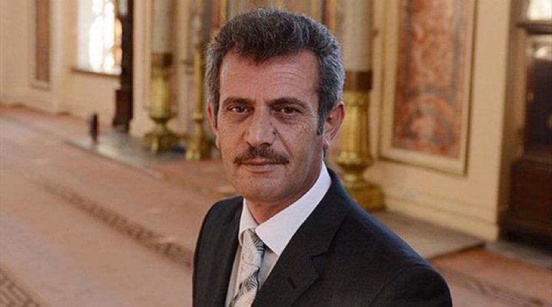 Arkasında namaz kılınabilecek tek imam
Organ nakli bekliyor