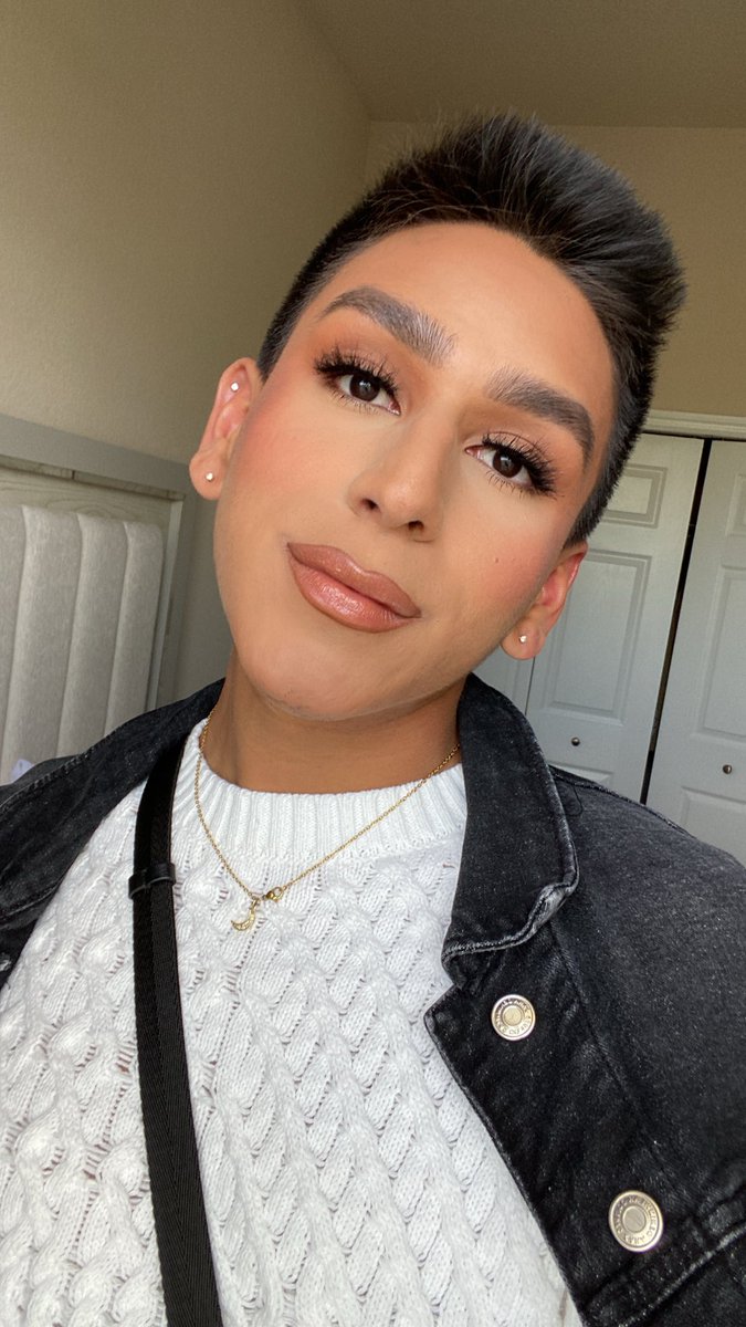 byvivasm's tweet photo. My go to😍
Esto lo logro en 15min y sin mucho patuque… #makeup #maquillaje https://t.co/P35uJCoQV8
