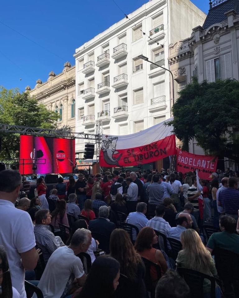 fdearma's tweet photo. DÍA DEL MILITANTE RADICAL 🇮🇩

¡Feliz día a la militancia del partido que trabaja diariamente!

Hoy con correligionarios de toda la provincia que acompañan a Gustavo Posse, nos juntamos para participar del encuentro provincial de la UCR. 

Por un Radicalismo más protagonista💪🏻🇲🇨 https://t.co/bdwY3K72ZQ