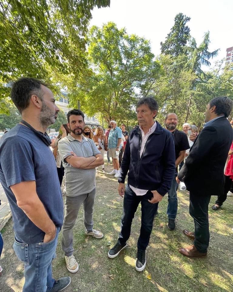fdearma's tweet photo. DÍA DEL MILITANTE RADICAL 🇮🇩

¡Feliz día a la militancia del partido que trabaja diariamente!

Hoy con correligionarios de toda la provincia que acompañan a Gustavo Posse, nos juntamos para participar del encuentro provincial de la UCR. 

Por un Radicalismo más protagonista💪🏻🇲🇨 https://t.co/bdwY3K72ZQ