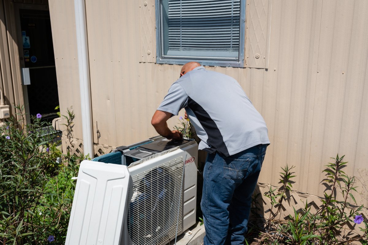 SeasonsAirCon's tweet photo. We've got a passion for perfection, and that means you get the best results every single time we help with your HVAC system.  #4Seasons #Heating #AirConditioning #AC #Orlando https://t.co/yWMvP3WkbU