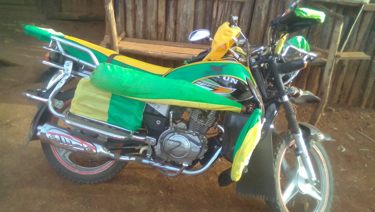 mirigracier's tweet photo. Boda riderrs ebu angalieni vyenye mafuta imeongezwa na shilingi tano,si tuchagueni RUTO  2022 .ju huyu ndie atakae angalia mkulima na mfanyabiashara mdogo na kuleta nchi pamoja https://t.co/xcSSrpCmcP