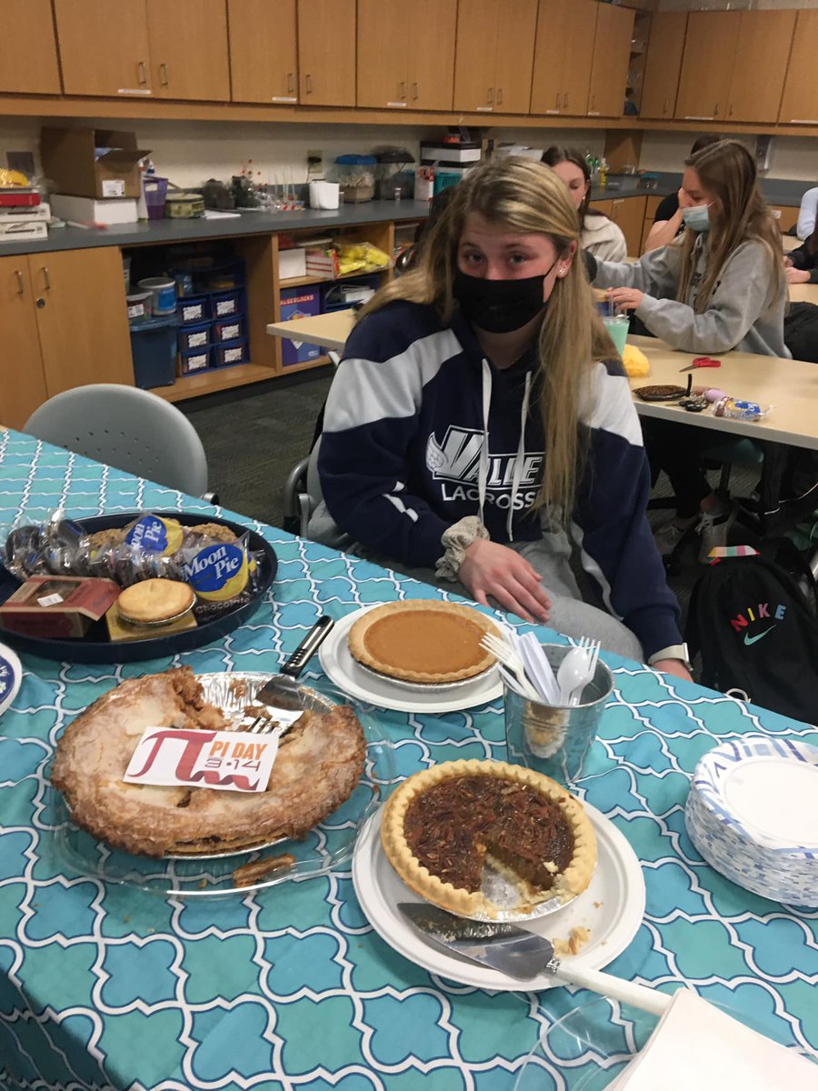 STEM4PA's tweet photo. LVC students modeling the CRA strategy in Math to construct an understanding of pi.  We also had to eat Pie on pi day. https://t.co/1xGcazMHhq