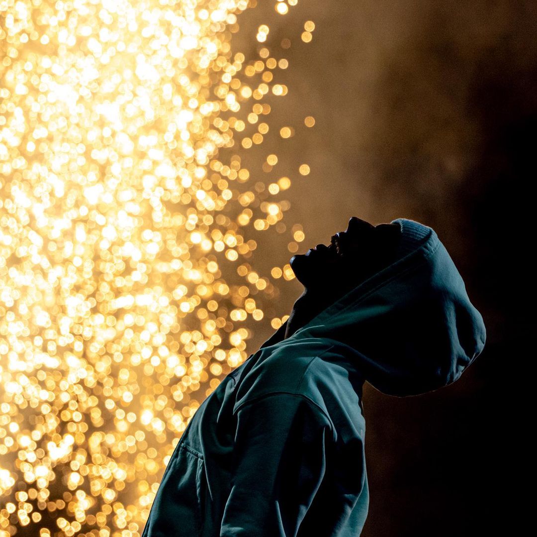 postsjustin's tweet photo. justice world tour. https://t.co/WdkHNnyiag