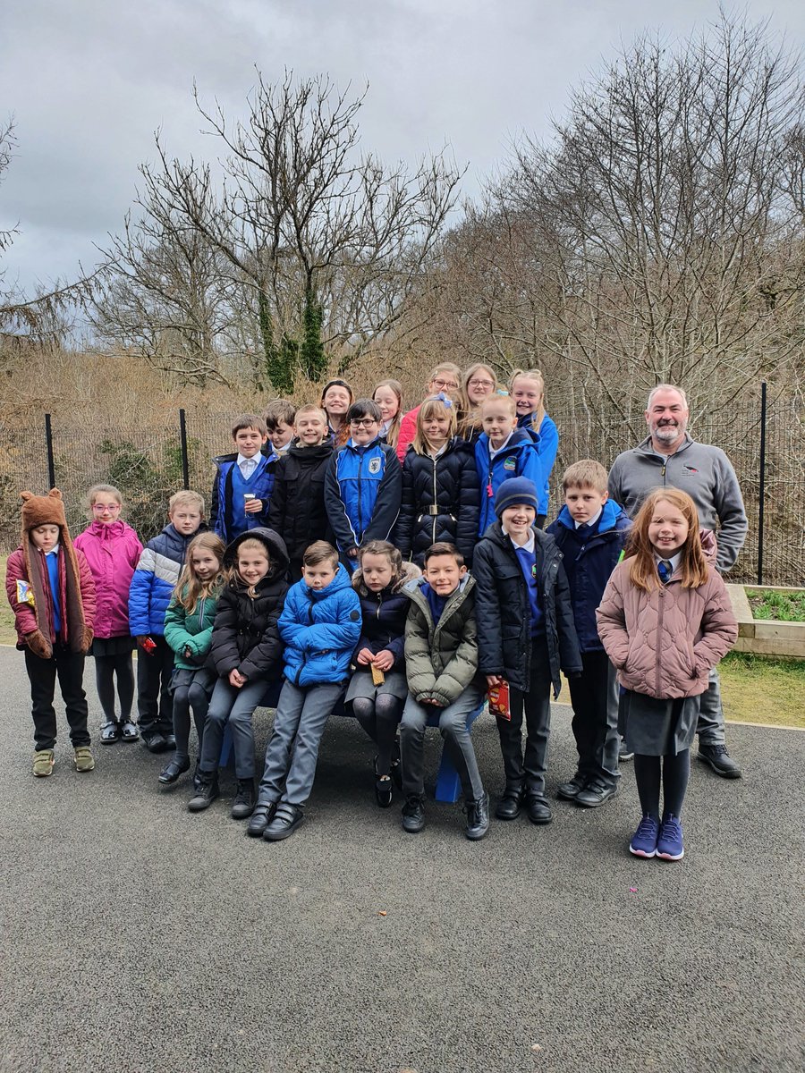 UnderbankPri's tweet photo. P4/5 had a visit from a real life Scientist today when Davie from @ClydeRF came in to talk about his job. After hearing about the exciting &amp; important work he does, the class worked out which skills we learn in class he uses - they decided all of them! #SfLLW #BSW22 #UnderbankPri https://t.co/SWRAtiGxjh