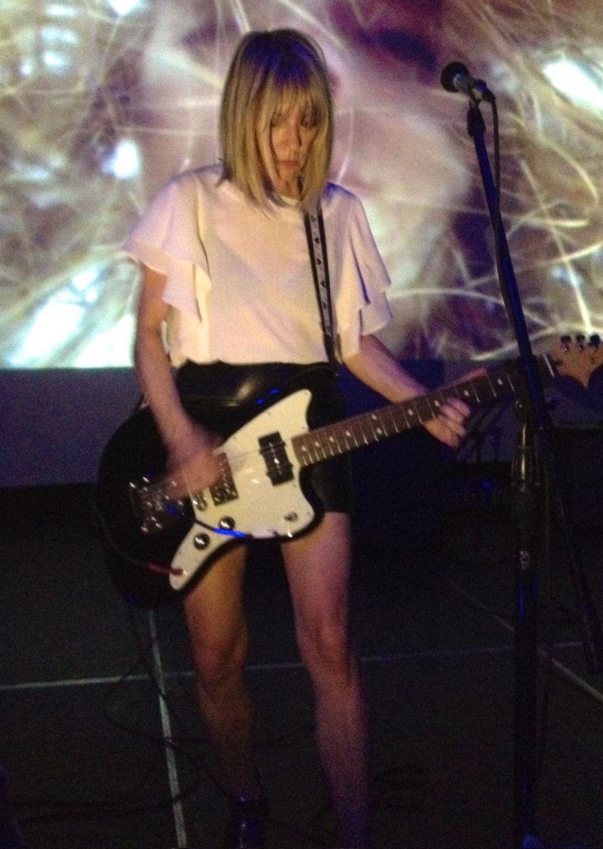 Gracro5's tweet image. Kim Gordon, Sonic Youth.