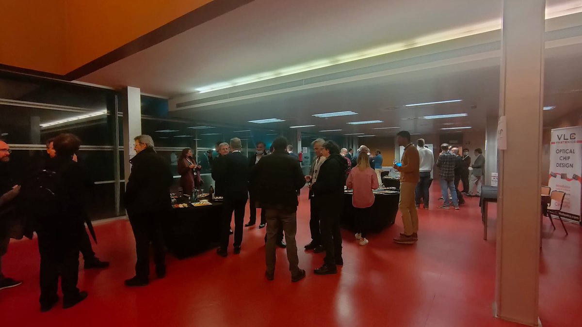 upvpiclabs's tweet photo. Nuestros patrocinadores y expositores dan la bienvenida a los primeros asistentes a la #PhotonicIntegrationWeek.
Un placer contar con la participación de estas empresas líderes en fotónica y con presencia no solo nacional, sino también internacional. https://t.co/cm99wV1Gtm