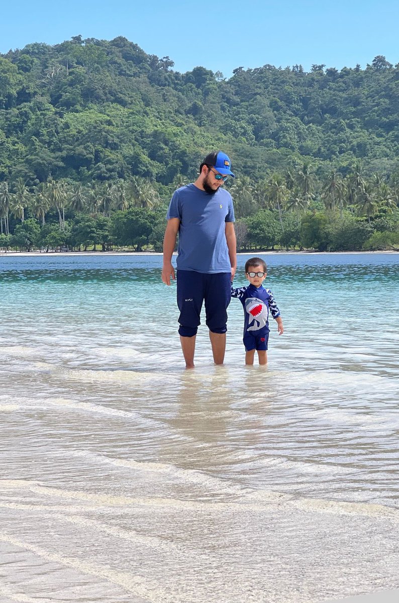 dymash's tweet photo. generasi penerus bapaknya..
kasian, masa kecilnya tumbuh pas pandemi.
gak kayak bapaknya, jaman kecilnya bebas keluyuran maen kotor2an tanpa takut virus😂
Rabbi Habli Minasshaalihiin…. https://t.co/GVsWVa70Ax