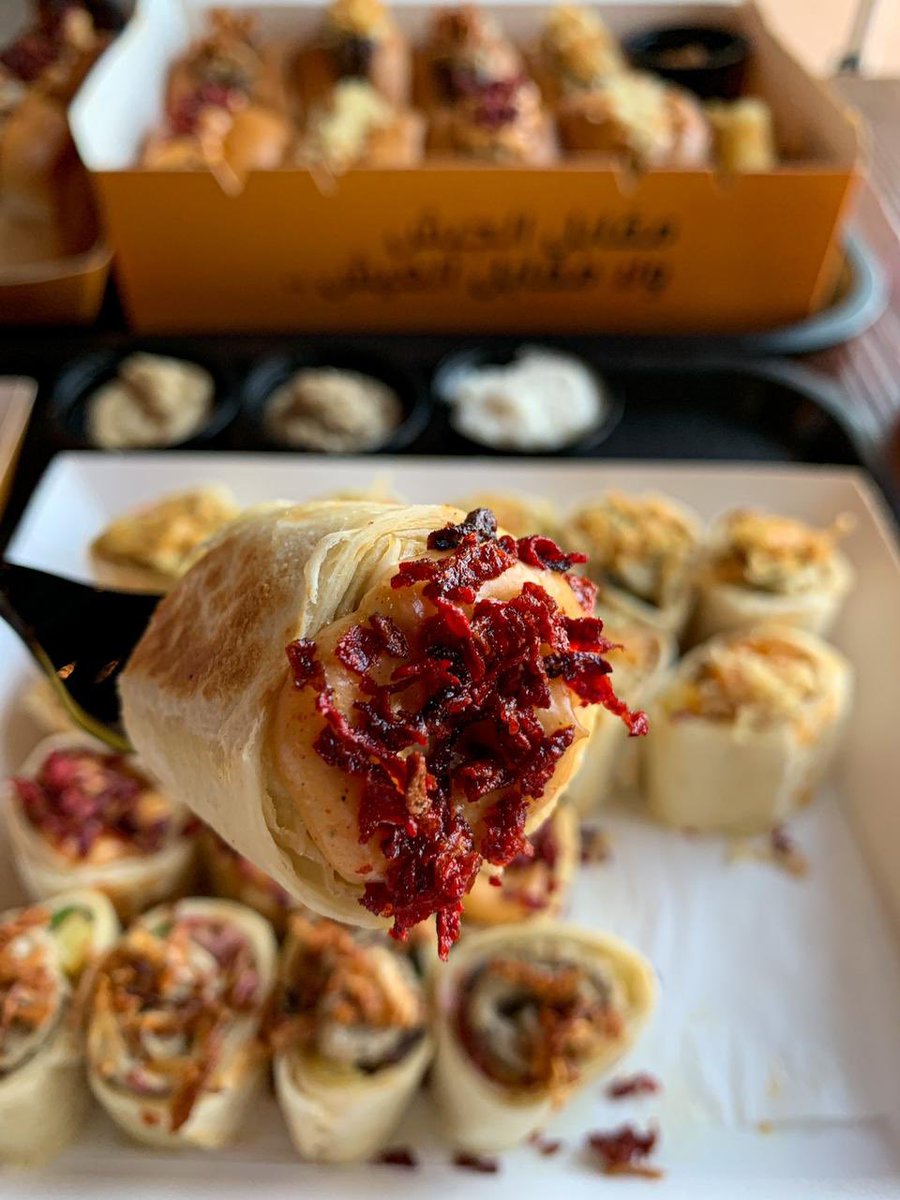 ask_riyadh1's tweet photo. سانكباب 🤩♥️
مطعم مميز يقدم الكباب والمشاوي بفكرة وطريقة مبتكرة يستخدمون خلطات غير تقليدية بالساندوتشات عندهم ٤ أنواع من الخبز بريوش وبطاطس وعربي أبيض وأسمر الأكل لذيذ خاصة مكس سوشي خصم ٢٠٪ لمتابعين اسأل الرياض لمدة ٣ أيام عند الطلب من خلال التطبيق الخاص فيهم كود الخصم (ASK20) 🔥 https://t.co/W4VMBQX0nd
