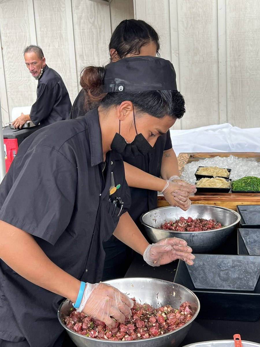 Fresh island poke served up by the Courtyard by Marriott King Kamehameha's Kona Beach Hotel! #konabrewfest <a href="/HonuOn/">Honu's on the Beach</a>