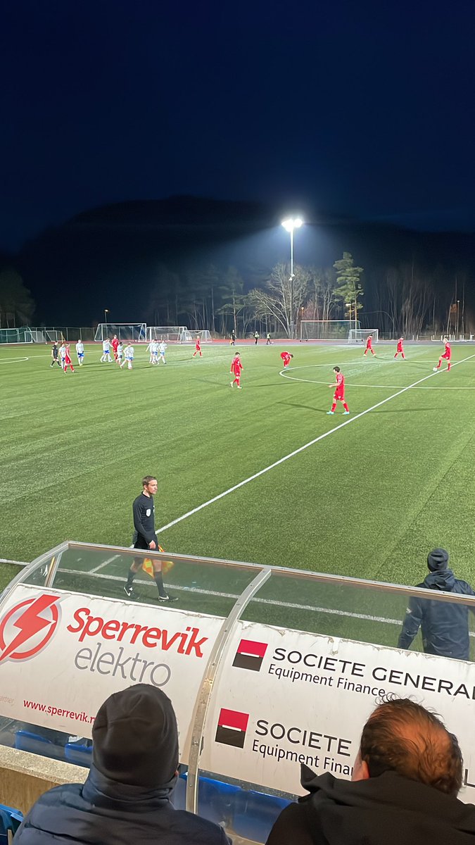 hirth's tweet image. Lysekloster-Brann 2-0. Men kiosken er åpen.