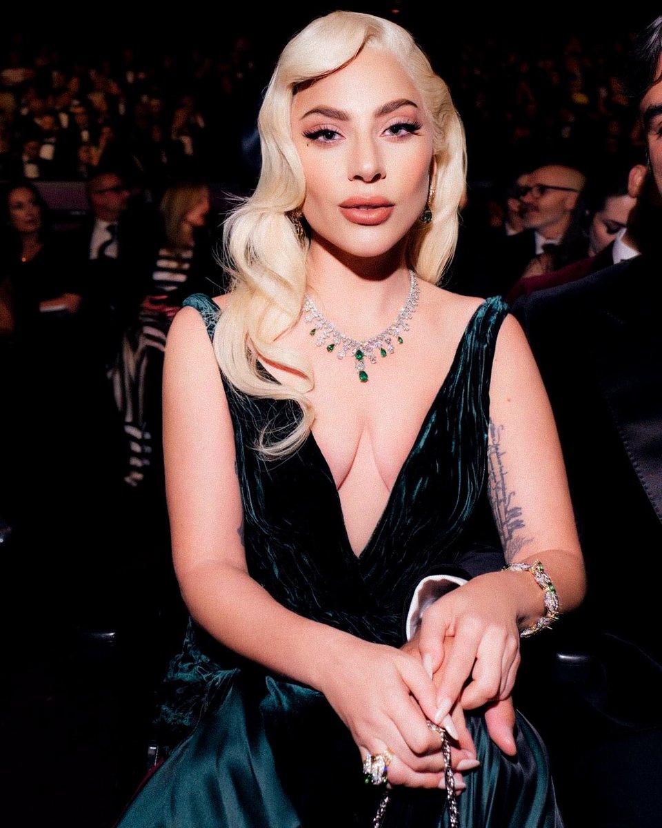 venusbleeeds's tweet photo. LADY GAGA https://t.co/saCgfGKjVM
