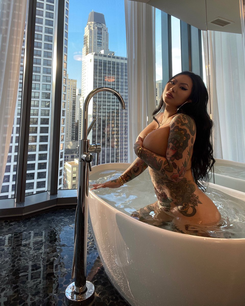 connperignon's tweet photo. wet 💦 https://t.co/1HTvL9GgPV