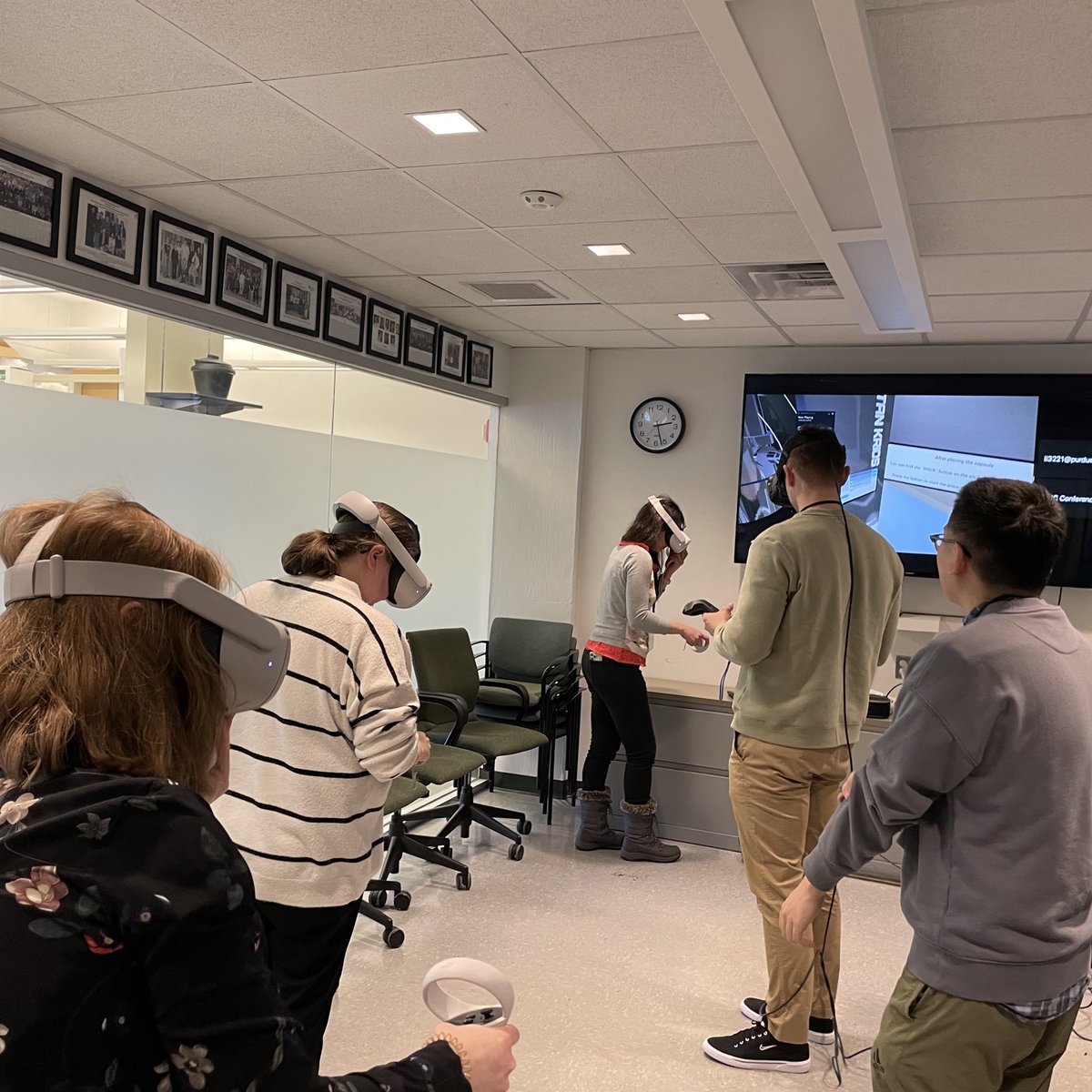 <a href="/JiangLabCryoEM/">Jiang Lab@PennState</a> &amp; Yingjie Victor Chen of <a href="/PurdueScience/">Purdue Science</a> shared how the <a href="/CryoVR/">CryoVR</a> system familiarizes users with #cryoEM equipment in a safe and accessible, virtual environment. TAs Daoyi and Kadir came onsite to help with the hands-on demo. 

va.tech.purdue.edu/cryoVR/