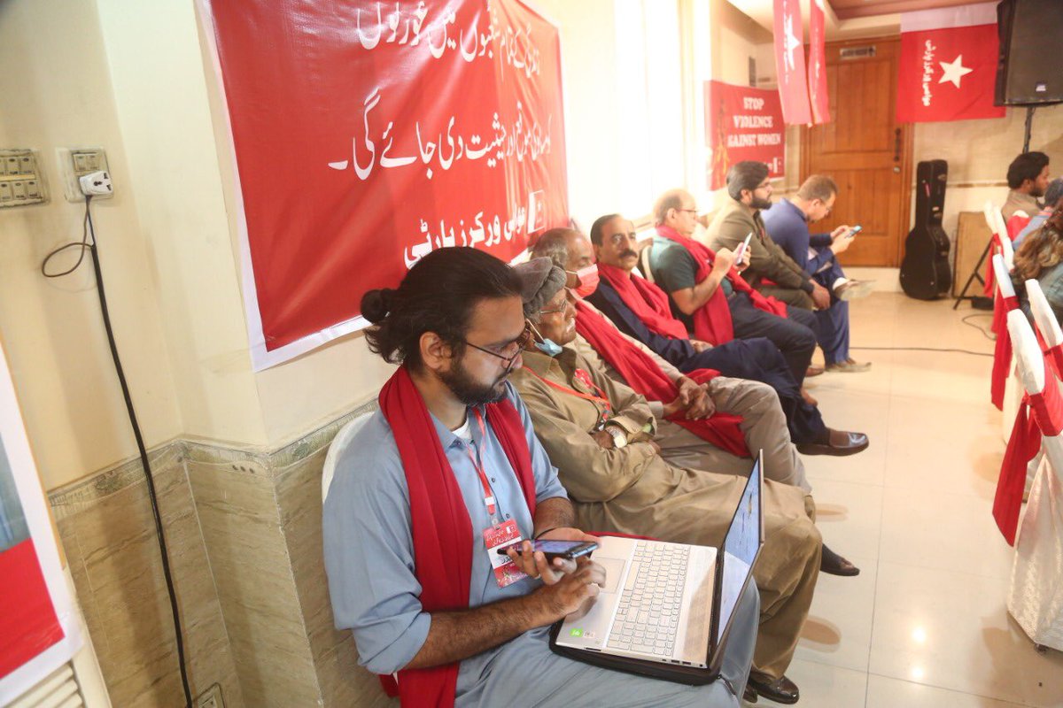 AwamiWorkers's tweet photo. The party also elected a 53-member federal committee, the party's highest decision-making body. The members of the federal committee include Comrade Baba Jan,Abira Ashfaq,Alia AmirAli, Ammar Rashid,Marvi Latifi, Aqeela,Rehana Bibi, Kausar Shaheen, among others. #AWPThirdCongress https://t.co/DRlRrD5IA8
