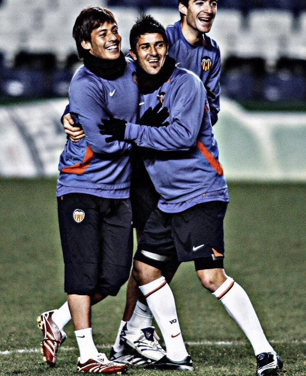 Footballtweet's tweet photo. Once upon a time at Valencia. 🇪🇸🤍 https://t.co/6okoPQBO2L