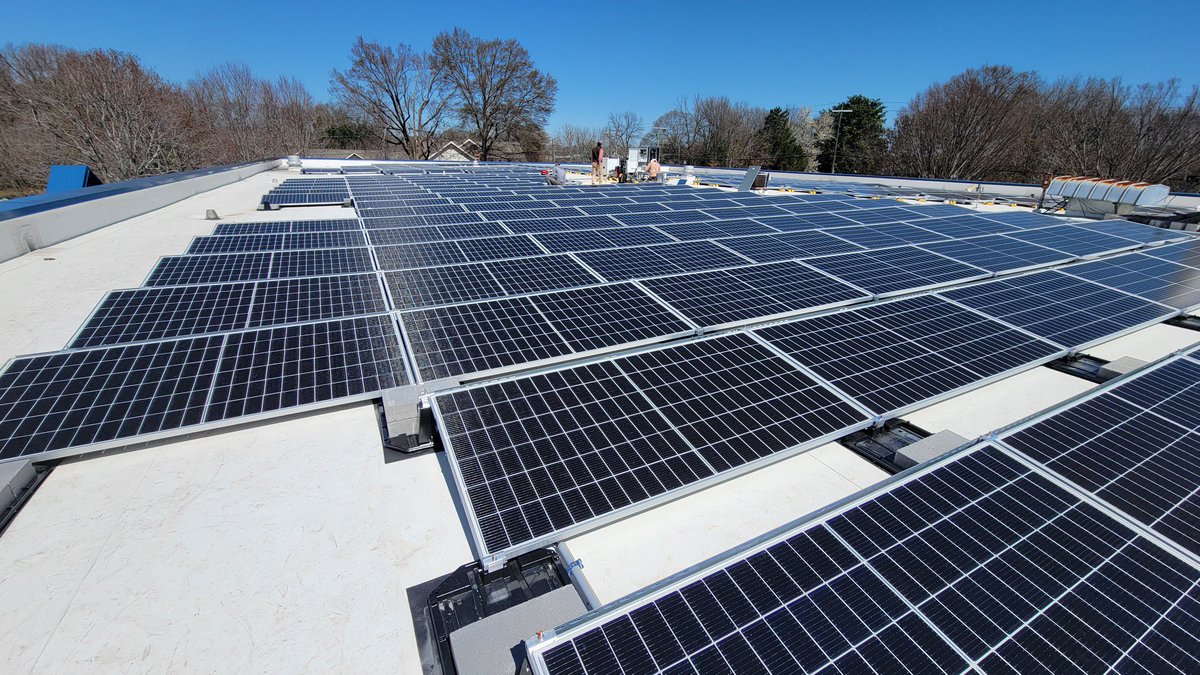FGTV's tweet photo. Happening in Fulton: County Officials visit the College Park Health Center where solar panels are installed on county buildings to promote the Going Green initiative. #fulton #fultoncounty #onefulton #solar #solarenergysolution https://t.co/INOqwLiFGb