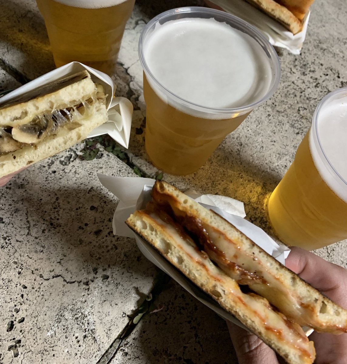 matsisapuskat's tweet photo. Pizzapala ja Peroni-olut SS Lazion ottelussa (@OfficialSSLazio, Serie A)

💶: 7 € https://t.co/tlcIMnoOId