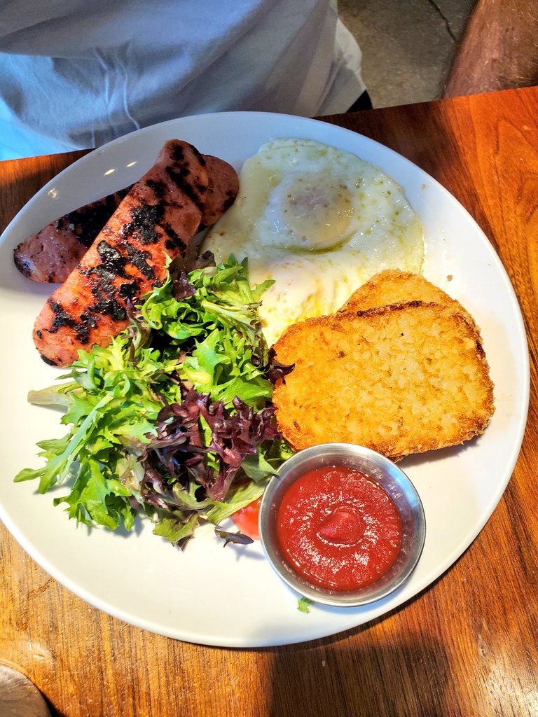 Sharon L tweet media