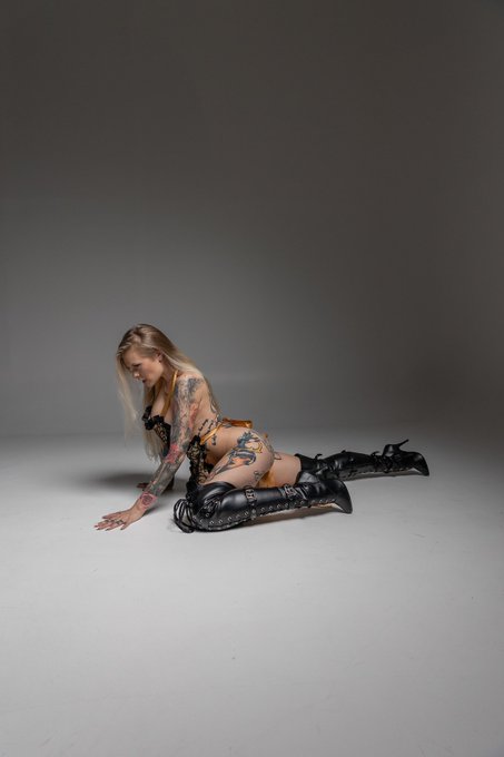 Lick my boots 👅  📸: @JRobertWilliams https://t.co/8s79KJfBeZ<a class="tags" target="_blank" title="On Twitter" href="/?out=eyJ0eXAiOiJKV1QiLCJhbGciOiJIUzUxMiJ9.eyJpYXQiOjE3MjIxMjI5MDYsImlzcyI6InR3cG9ybnN0YXJzLmNvbSIsIm5iZiI6MTcyMjEyMjkwNiwiZXhwIjoxNzUzNjU4OTA2LCJyZWRpcmVjdF91cmwiOiJodHRwczovL3R3aXR0ZXIuY29tL0pSb2JlcnRXaWxsaWFtcyJ9.fzhr22LBtnlC2wfqQjHPJFlpBtvEOV_vNFO1eXHzlj4EZSmGH2jQkLDmy8kZlMf5ODfUYX2CaEq_3zAct7bvDA">@JRobertWilliams</a>