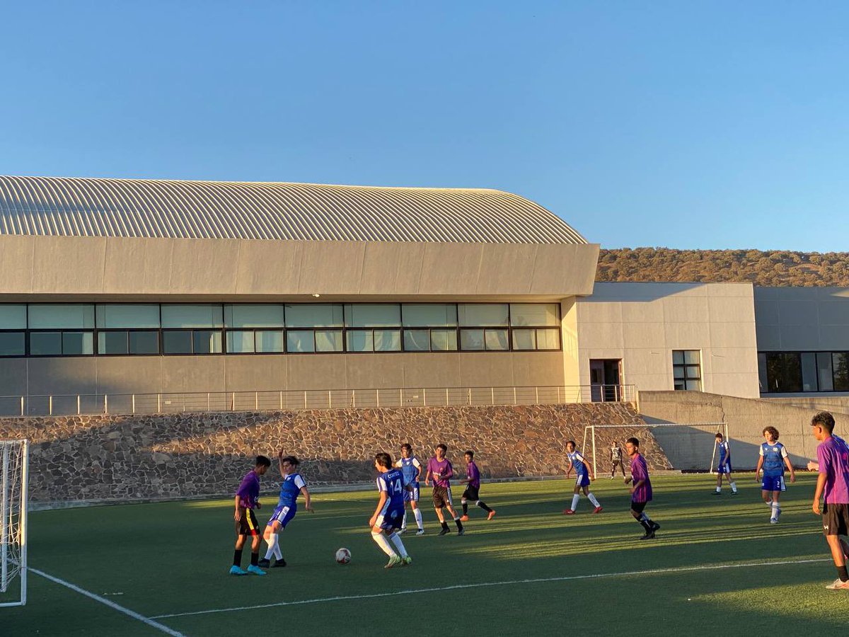cecytejal_'s tweet photo. #PartidoGanado🏅💥⚽️ Primer partido ganado 🎉representados orgullosamente por los jóvenes de la selección metropolitana  de fútbol del Colegio, que participan en la “súper liga” obteniendo la victoria de  3️⃣-⭕️  vs Tec Santa Anita . 

👏🏻👏🏻👏🏻¡Muchas felicidades jóvenes !⚽️ https://t.co/ltaZt1Bij3