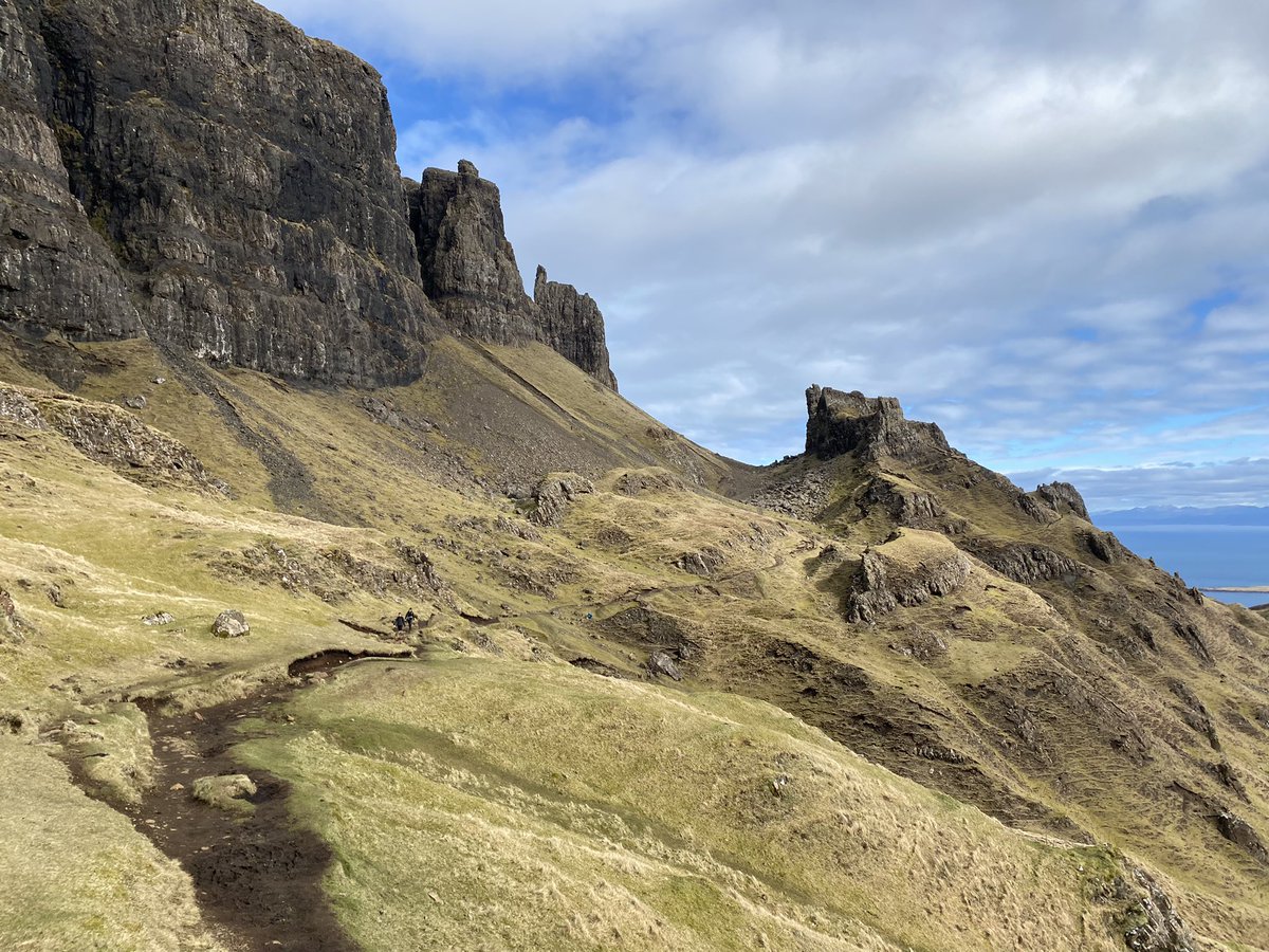 Attwood7Sarah's tweet photo. Trotternish ridge recce from Duntulm  to Storr..as brutal as ever esp with the southernly and poor visibility by the time we got to Storr #trailrunning #skyetrailultra #trotternishridge #voominpowerup #voomnutrition #doyourbestbetter #isleofskye https://t.co/hECsrYPAeD