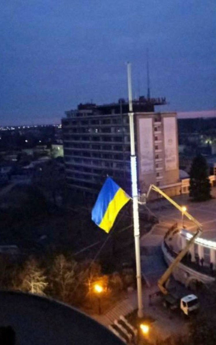 myrevolutionrus's tweet photo. В Мелитополе с флагштока сняли украинский флаг. https://t.co/vAY3iRUOqc