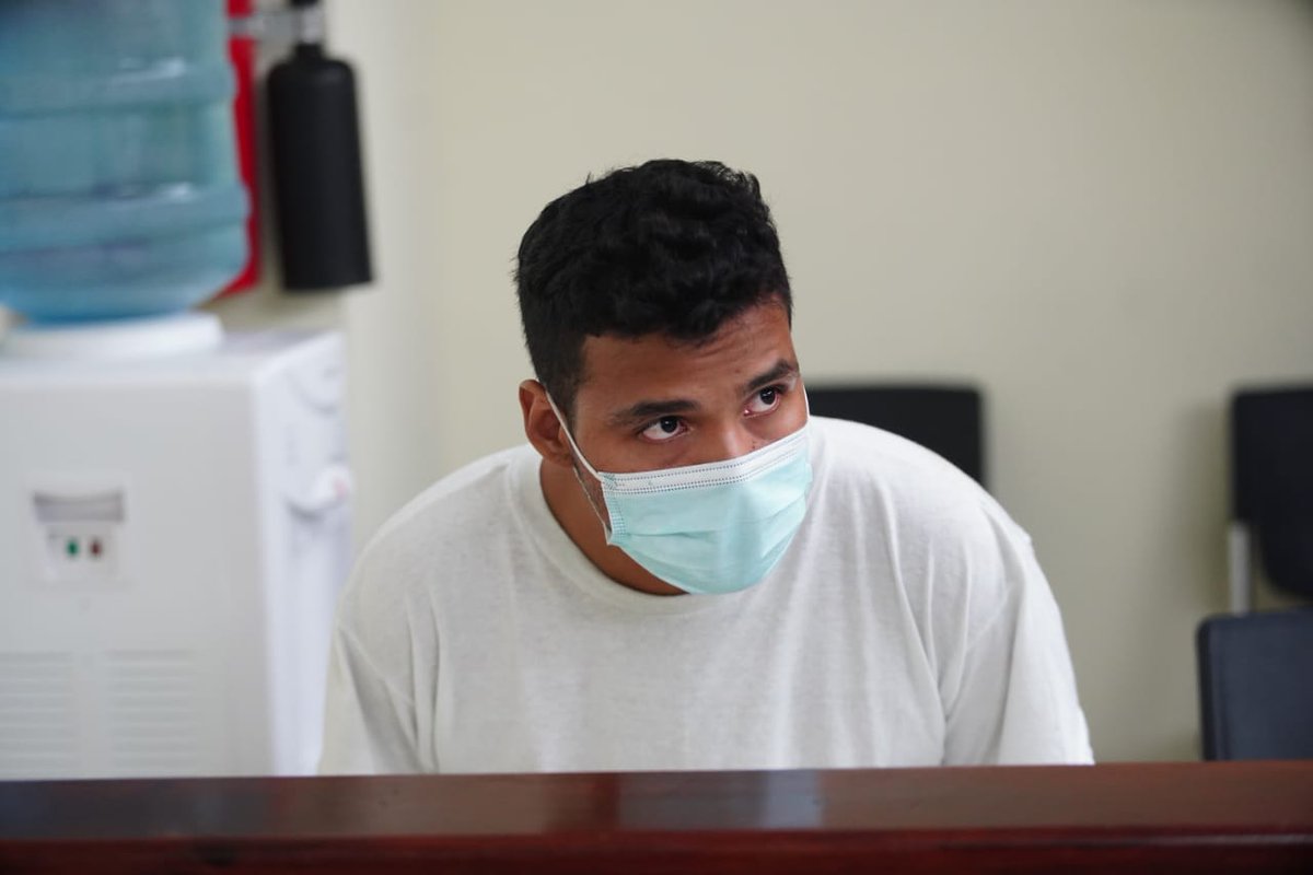 PNC El Salvador tweet media