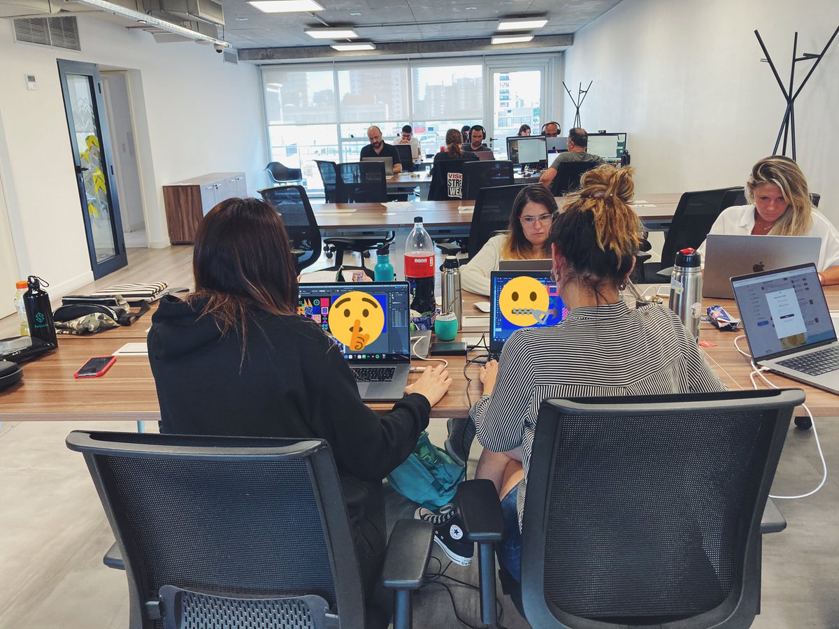 mktsesocio's tweet photo. Las diseñadoras del team trabajando en lo que se viene👀🤫🚀 https://t.co/csf78O6rbW