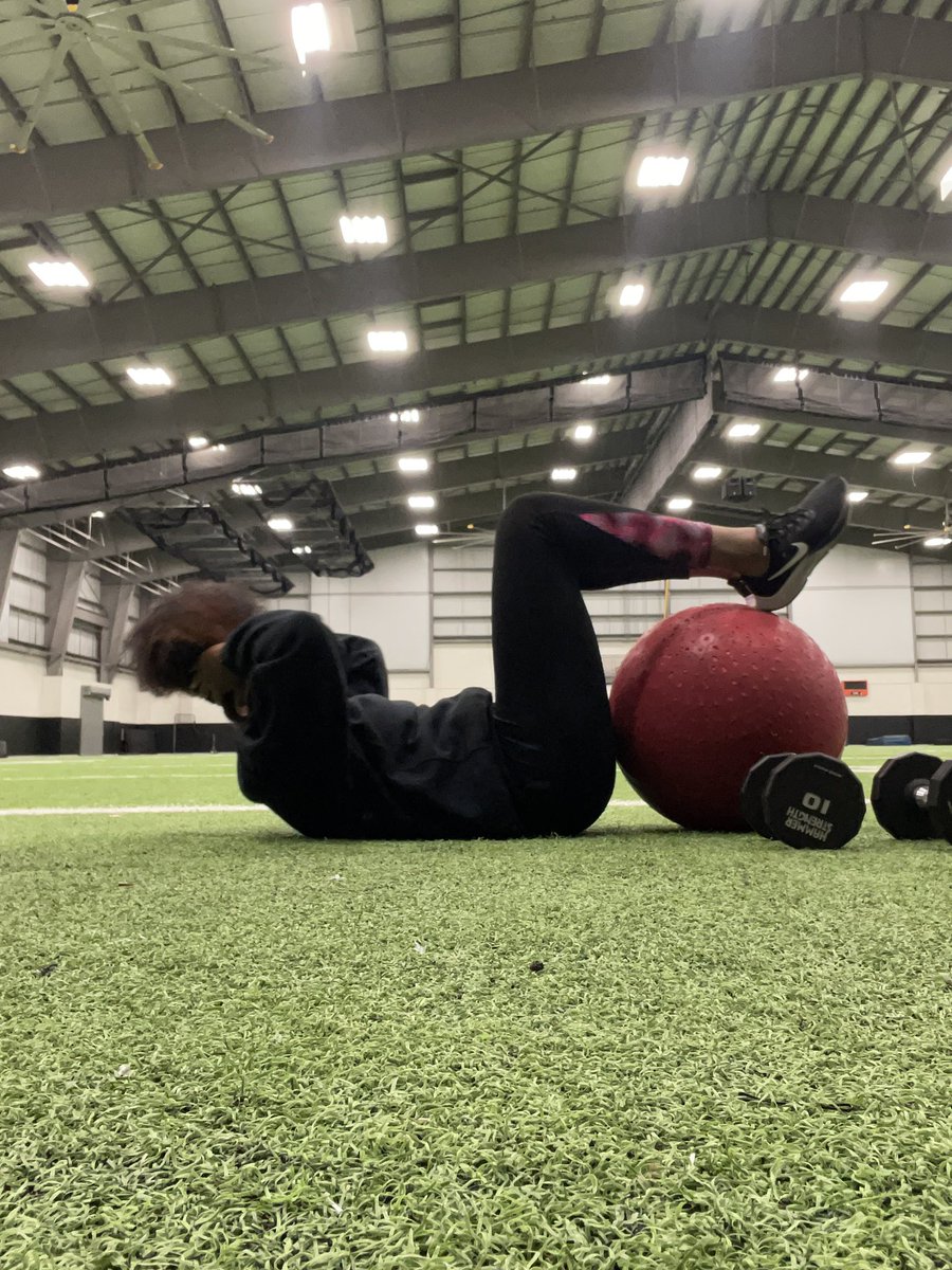 knbcarruthers's tweet photo. Motivation Monday! It’s not too late! Hit the gym & get a workout in! 💪🏽💪🏽💪🏽 #cardio #coreworkout #upperbodyworkout #legworkout #summertimegoals https://t.co/QTwiv6BWo7