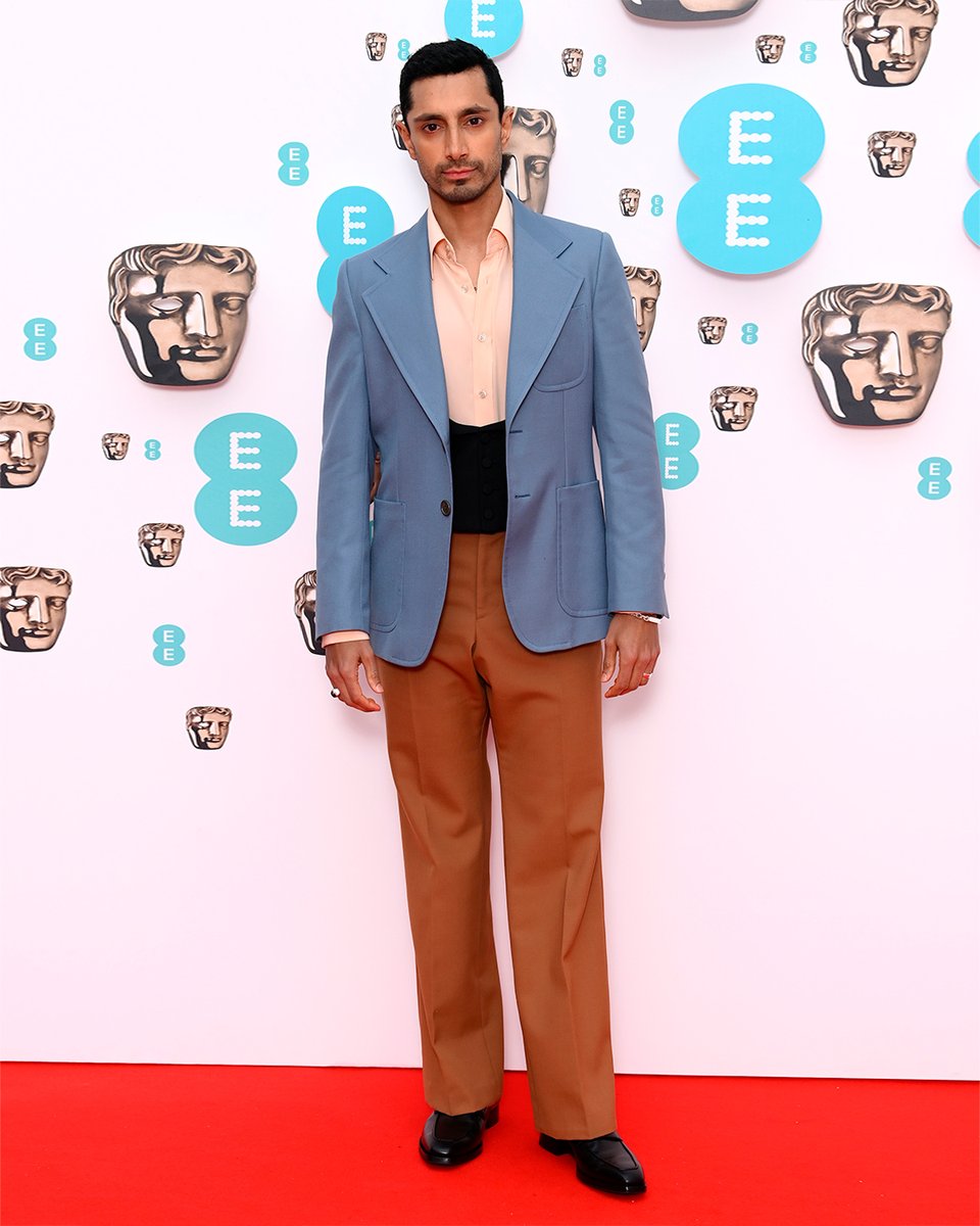 gucci's tweet photo. @PaapaEssiedu, @rizwanahmed, #CaryFukunaga and @TroyKotsur attended the #BAFTAs, each wearing a #Gucci look. Stylists #RoseForde, #JulieRagolia, #DanielMay and #JennyRicker. #PaapaEssiedu #RizAhmed #TroyKotsur #AlessandroMichele #GucciTailoring https://t.co/ykQUC9CXOS