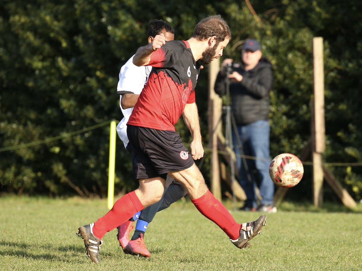 CSMLondonFC's tweet image. 🎧 #JustTalk ep18
🔗 ow.ly/yXe950IiZRY

@1_hunz gives his Grassroots story to  @RobCrane93  &amp;amp; @mullahcorner. We have a great relationship with his @CH_SpartansFC from @EssexAllianceFL - family founders and a mission to maximise this new club's potential!d

#CSM #JustTalk