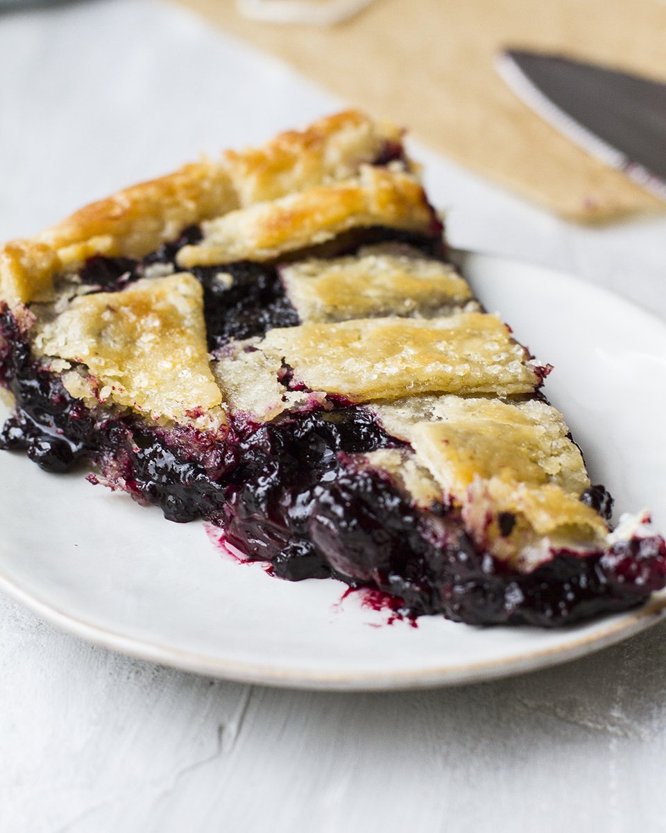 gingerwspice's tweet photo. Happy Pi Day π 🥧 Ready for all the pie ideas?

* blueberry pie
* strawberry peach pie
* all-butter pie crust for all your other pie ideas!

Just search for pie on my blog or DM me if you want a direct link to any of these! Do you have a favorite pie? 🥧 #PiDay #piday2022 https://t.co/Xe564BRnTQ