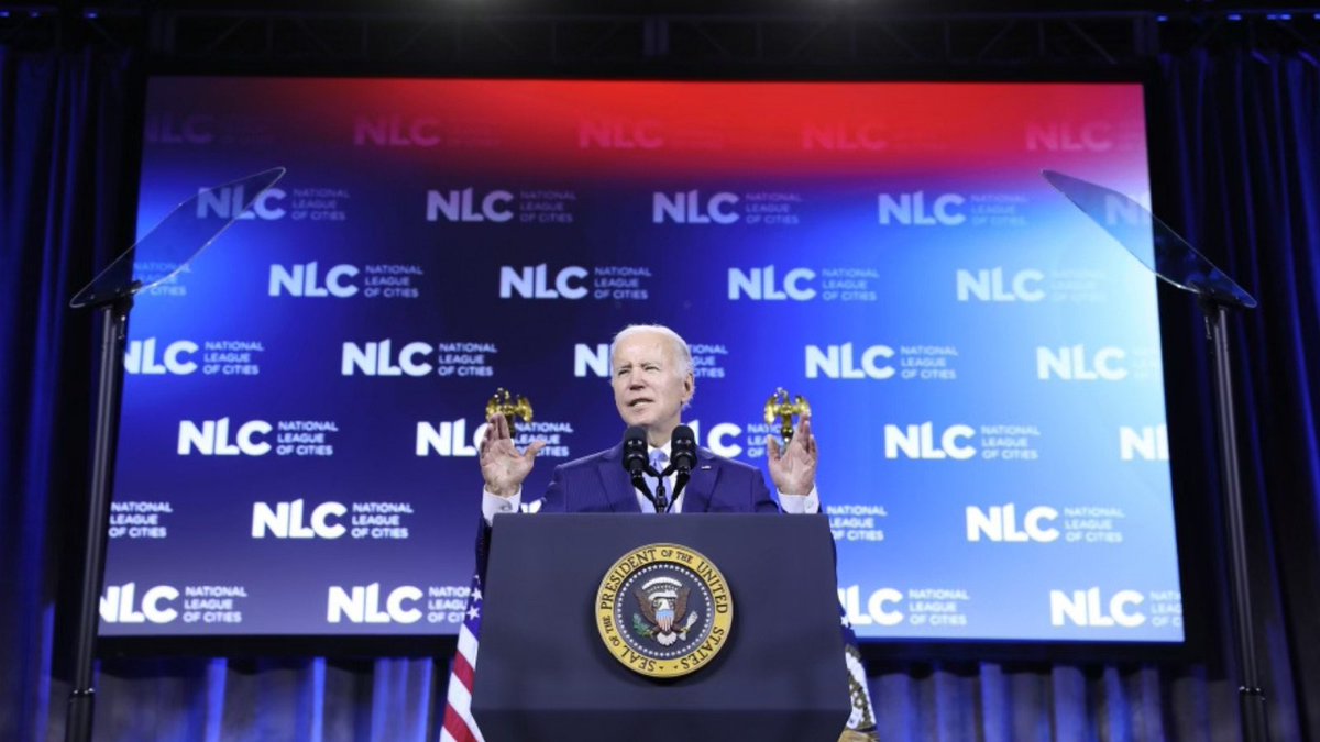 leagueofcities's tweet photo. "You’re the people America looks to first for guidance and for leadership, city managers, mayors, council persons. When they have a problem, they’re knocking on your door. That’s because their quality of life depends on you more than anyone else." - @POTUS #CCCNLC https://t.co/xHjtZBIS4I