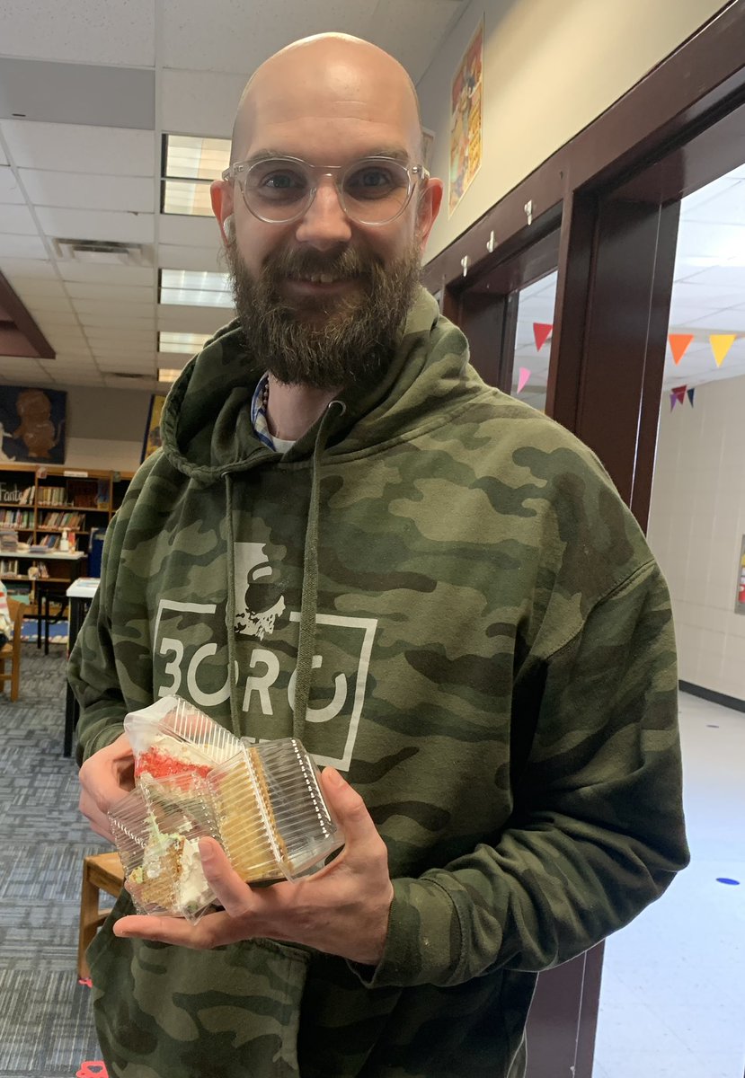 LangstonElem's tweet photo. Our admin team making our teacher workday a little sweeter #PiDay https://t.co/yeEpbmETgL
