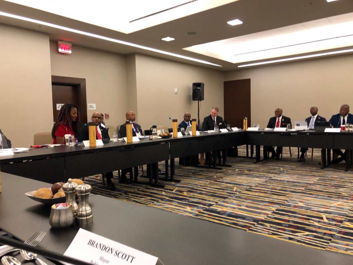 LukeBronin's tweet photo. About 20 mayors came together at @leagueofcities today to talk about the gun violence that’s hurting communities across the country. Shared what we’re doing w/our partners—but more important, grateful for the chance to listen &amp; learn from what others are doing, too https://t.co/tJGuVeXUhx