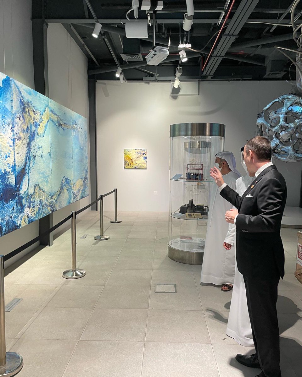 Minister of State for Foreign Trade of UAE, HE Dr Thani bin Ahmed Al Zeyoudi visited the Czech Republic pavilion.

Ministr zahraničního obchodu Spojených arabských emirátů, Jeho Excelence Dr Thani bin Ahmed Al Zeyoudi dnes navštívil český pavilon.