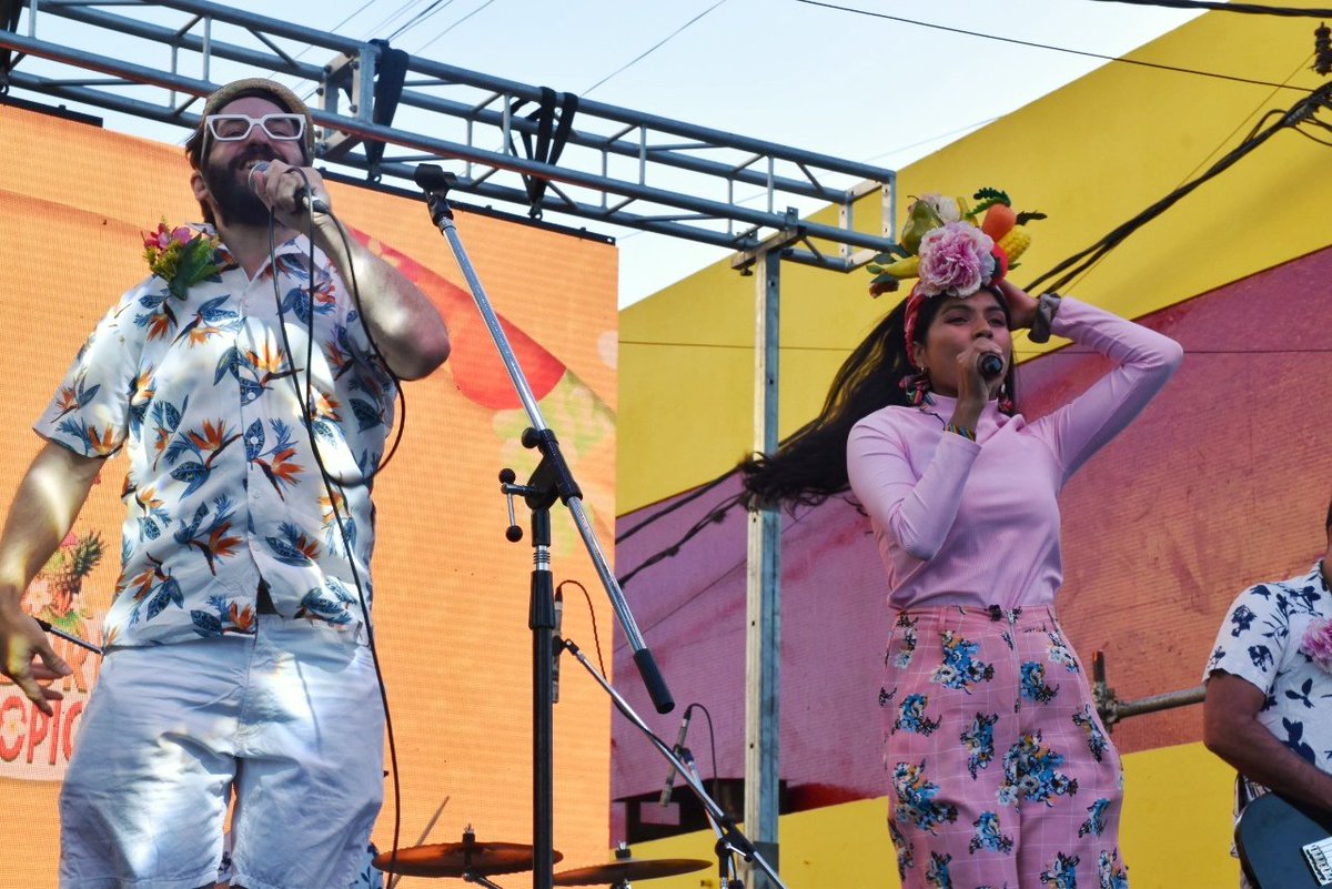 lriesgo's tweet photo. 🎉 CARNAVAL ES CULTURA 🎉

☝️ Así pasó el último finde de festejos de carnaval por #Berisso, #GeneralRodríguez y el Barrio Hipódromo de #LaPlata 👉 Música 🎵, Color 🌈, Danza 💃 ¡Y mucho más! https://t.co/ey944NTupI