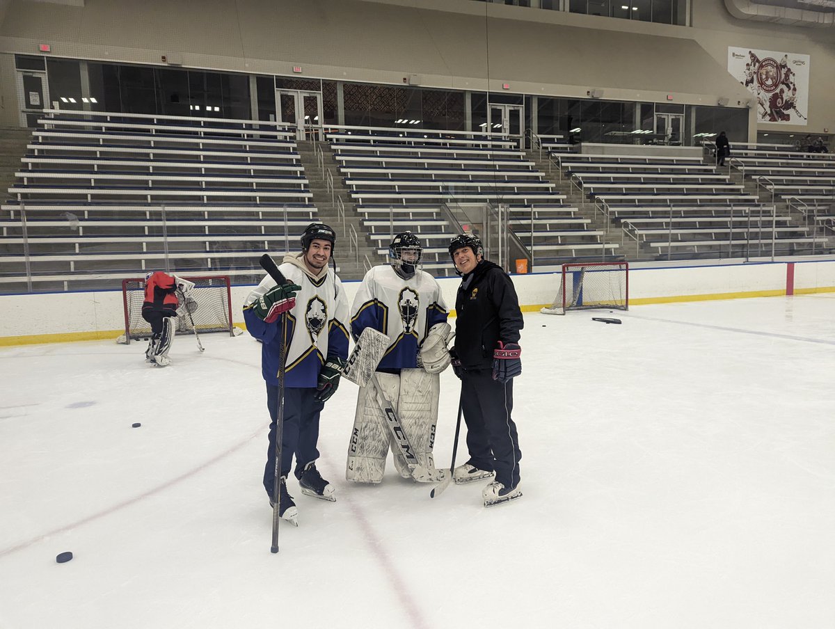 GoldInTheNetAB's tweet photo. Goalie Development Sessions in #YEG earlier this month with @GoldInTheNet founder, former #NHL #goalie coach, @GITNPerry, were great fun.
🏒
Much fun was had. Goalies learned and improved. And we enjoyed working with you!
THANKS to all who attended! 🙏
🥅
#BeaGOLDtender #hockey https://t.co/d0vwwnhWRF