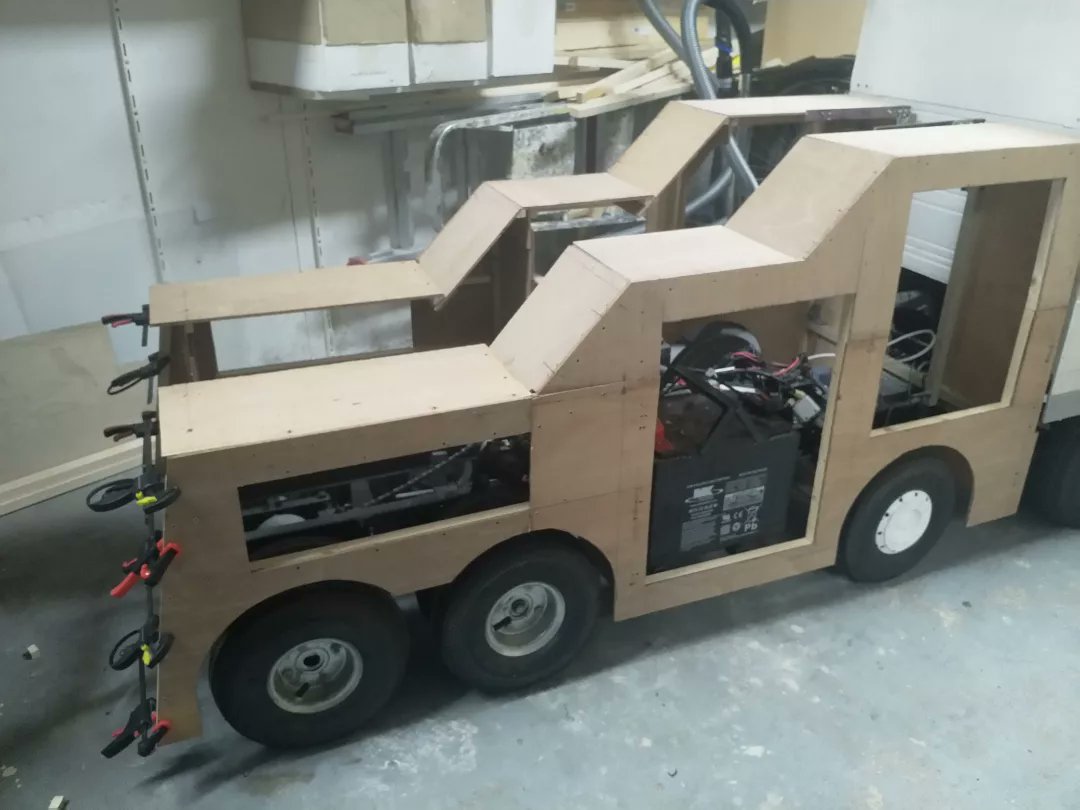 DAF_Model_NL's tweet photo. More bodywork... https://t.co/xOiy1ZGX9J