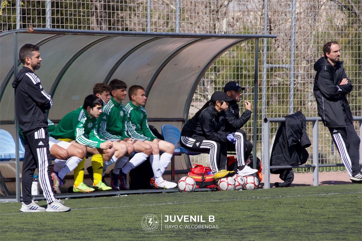 RayoAlcobendas's tweet photo. ⚡️Juvenil B (2-1) At. Chopera “B”
🗓Jornada 23 | 12/03
📍Ciudad Deportiva Valdelasfuentes 

Gran victoria del Juvenil B en un partido difícil y 3 puntos muy importantes para seguir dando pelea!!!⚡️💚🤍💪🏻

#somosrayo https://t.co/jwR0uTOvIk
