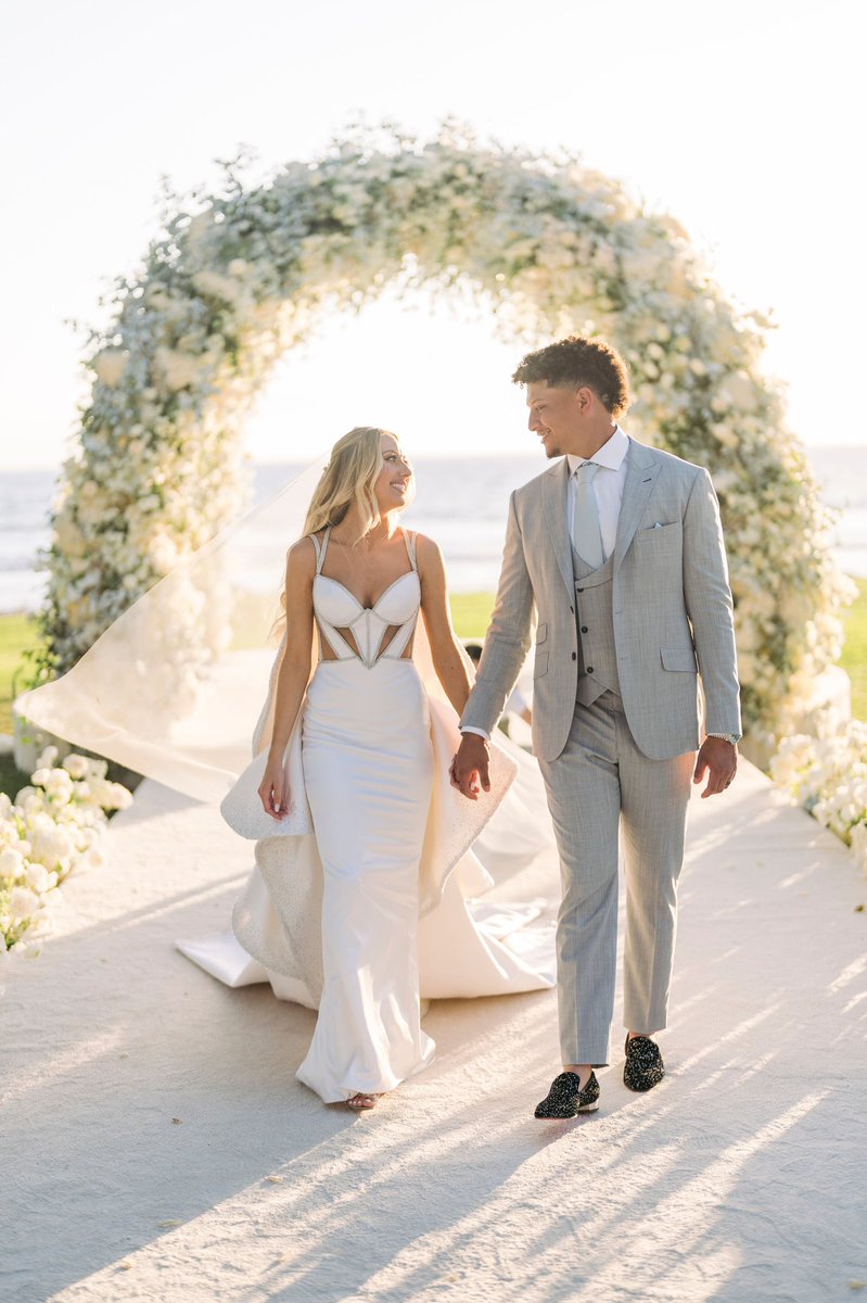 Mr. &amp; Mrs. Mahomes💕💎 <a href="/PatrickMahomes/">Patrick Mahomes II</a>
