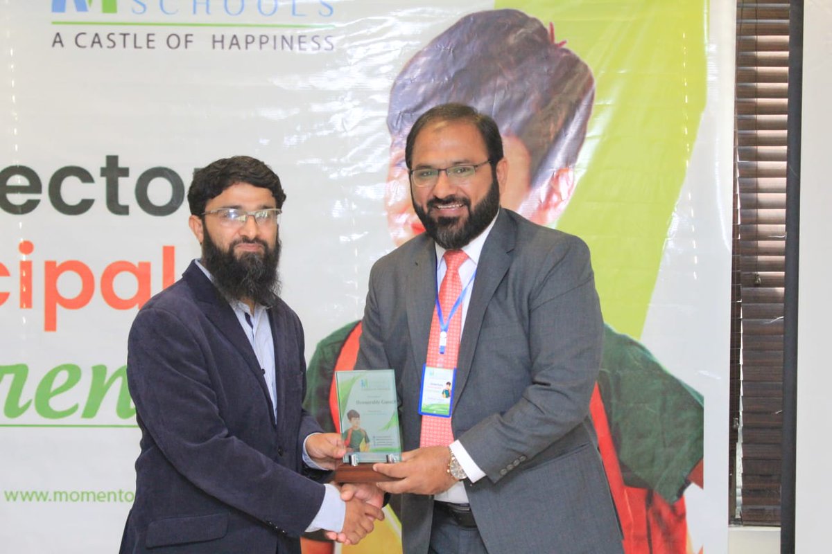 MomentousSchoo1's tweet image. A thought provoking topic, Principal as a Mollam by  Dr. Sohaib Zafar on Directors and Principals Conference held at Islamabad on 12th March.
#Principal_as_a_Mollam #holisticteaching #greatprincipal