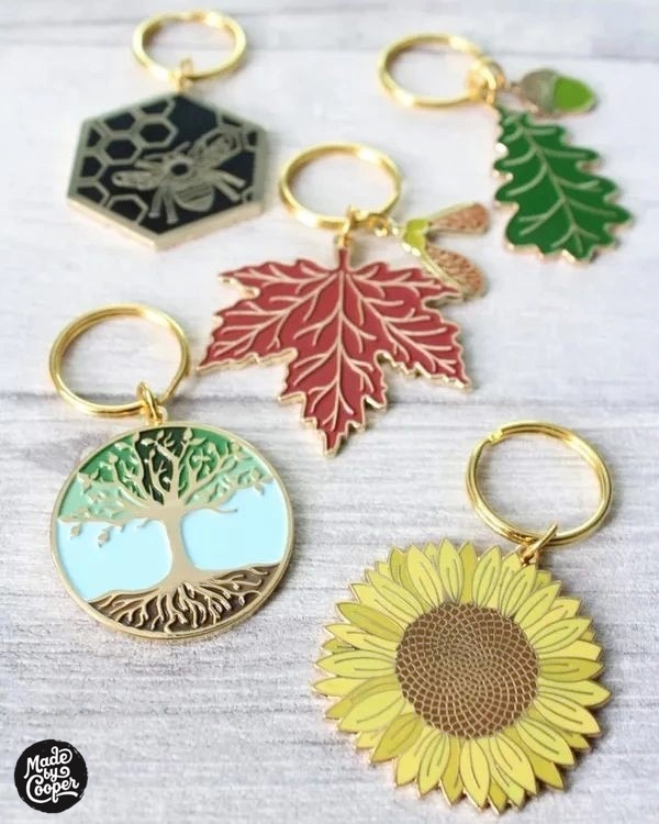 madebycooper's tweet photo. Loving these nature inspired keyrings by @ashleigh_proud_artist (insta)🍃🌻🐝 . Perfect now spring is appearing! ☀️ #customkeyrings #customkeyring #keyring #keyrings #personalisedkeyring #personalisedkeyrings #bespokekeyring #bespokekeyrings https://t.co/mQriKrw8LC