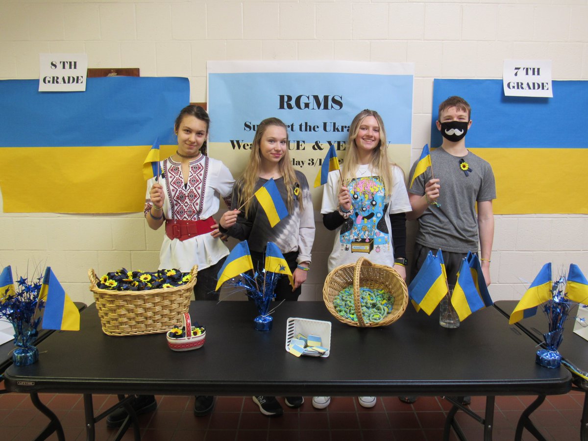 Seneca_Valley's tweet photo. The namesake of @SV_RGMS would be immensely proud of four #RyanGloyerMiddleSchool students who united to help a greater cause by spearheading a fundraiser to support humanitarian efforts in #Ukraine: https://t.co/lGbhpS2hlZ. #SVMakesADifference #SVProud #SV2122 #SVGivesBack https://t.co/fu69etGCx4