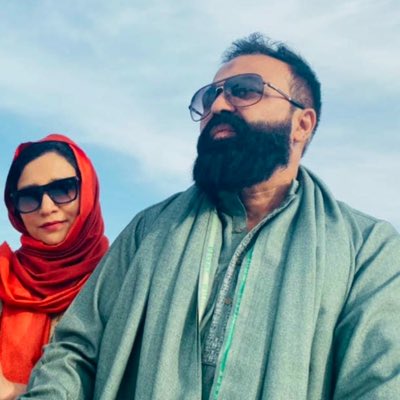 Seema235Syeda's tweet photo. #awamilongmarch at D chowk,Isloo. With @SMNaqi21 Incredible memories. Safar Waseela e Zafar praying for PPP’s victory. Fingers crossed!
La haula wala quwata Illa billahey Ali ul Azeem. https://t.co/EOdZNB3qmi