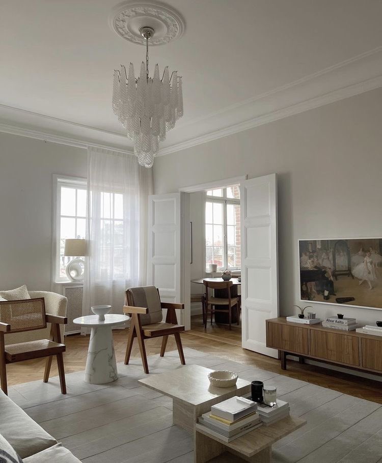 halzee_'s tweet image. manifesting my future apartment