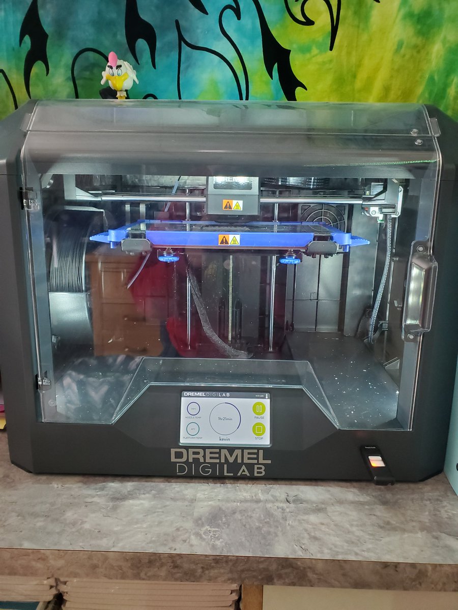 MissKtech's tweet photo. 3d printing students name tag projects that they designed on TinkerCad! #pltwDM #design&modeling #6thgrade #d62learns #tinkercad #STEM @PLTWorg https://t.co/32WBdJI3CA