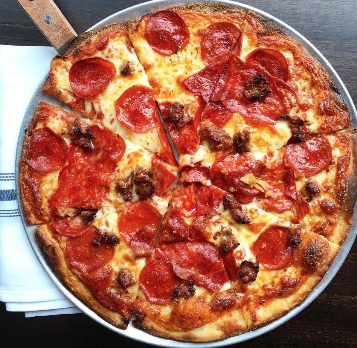 GreenStLocal's tweet photo. Nothing pairs better then PIZZA& BEER!
Happy National Pi Day!๐
$5 Lagunitas Drafts
Email:BOOKING@GREENSTREETLOCAL.COM
For Table Reservations or Call 312.226.6565
#NationalPiDay #chicago #WestLoop #Staylocal #truewestloop https://t.co/kvH9XUPK2G